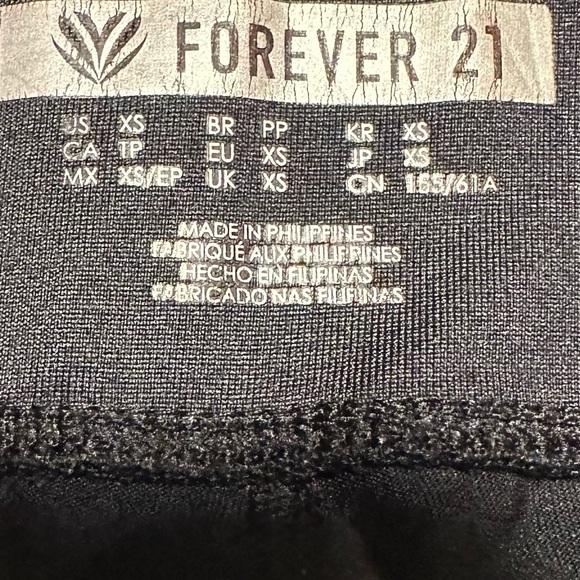 Forever 21 Women’s XS Black/Gray Leggings Excellent Used Condition - Picture 3 of 8